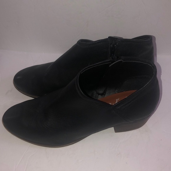 Lucky Brand Black Brekke Leather Bootie - Picture 3 of 11